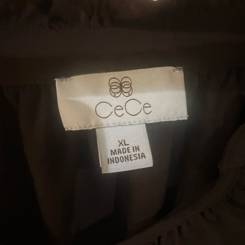 Women’s Cece Blouse - Picture 3 of 5